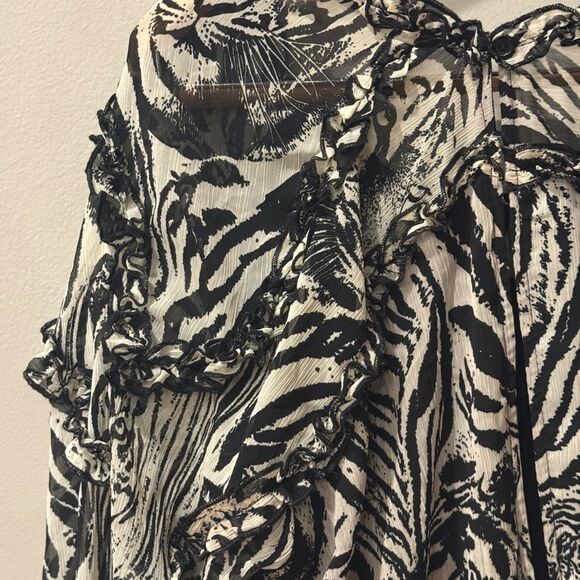 Topshop Size 10 ruffle v neck mini dress in tiger print Black and White - Picture 9 of 9